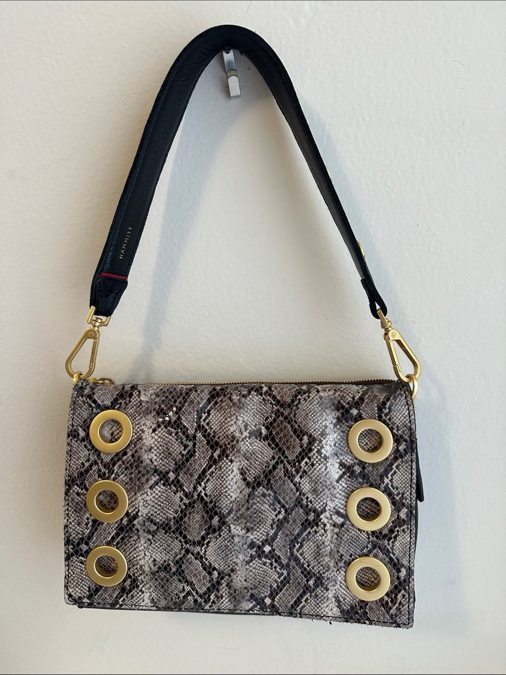 Hammitt Montana Clutch Sml in Contrast Snake